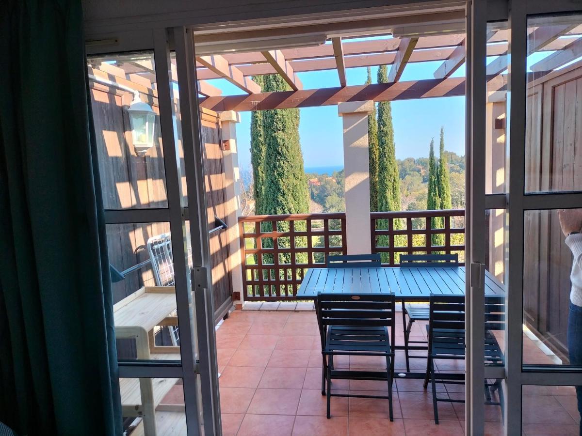 Studio 4P Vue Mer Calme Cap Esterel Сен-Рафаель Екстер'єр фото